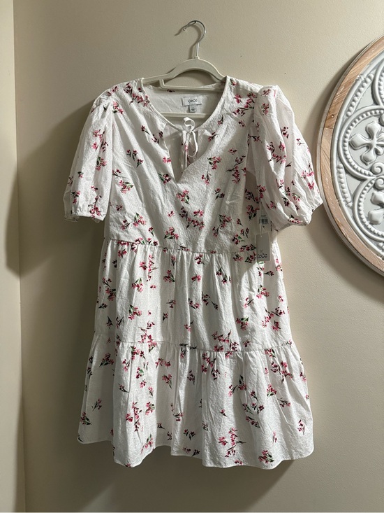 CeCe Dresses & Skirts - CeCe White Mini Dress with Pink Floral Print